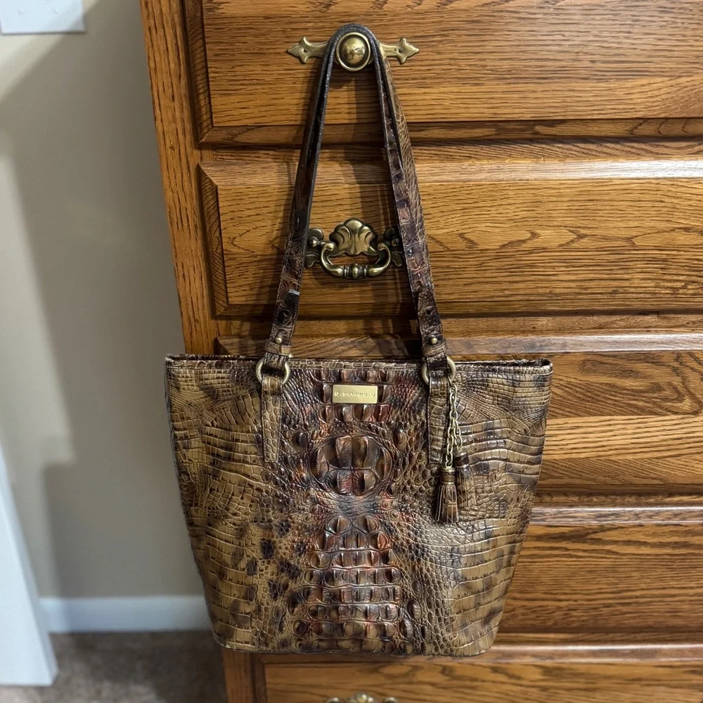 Beautiful Shoulder Bag - Picture 1 of 13